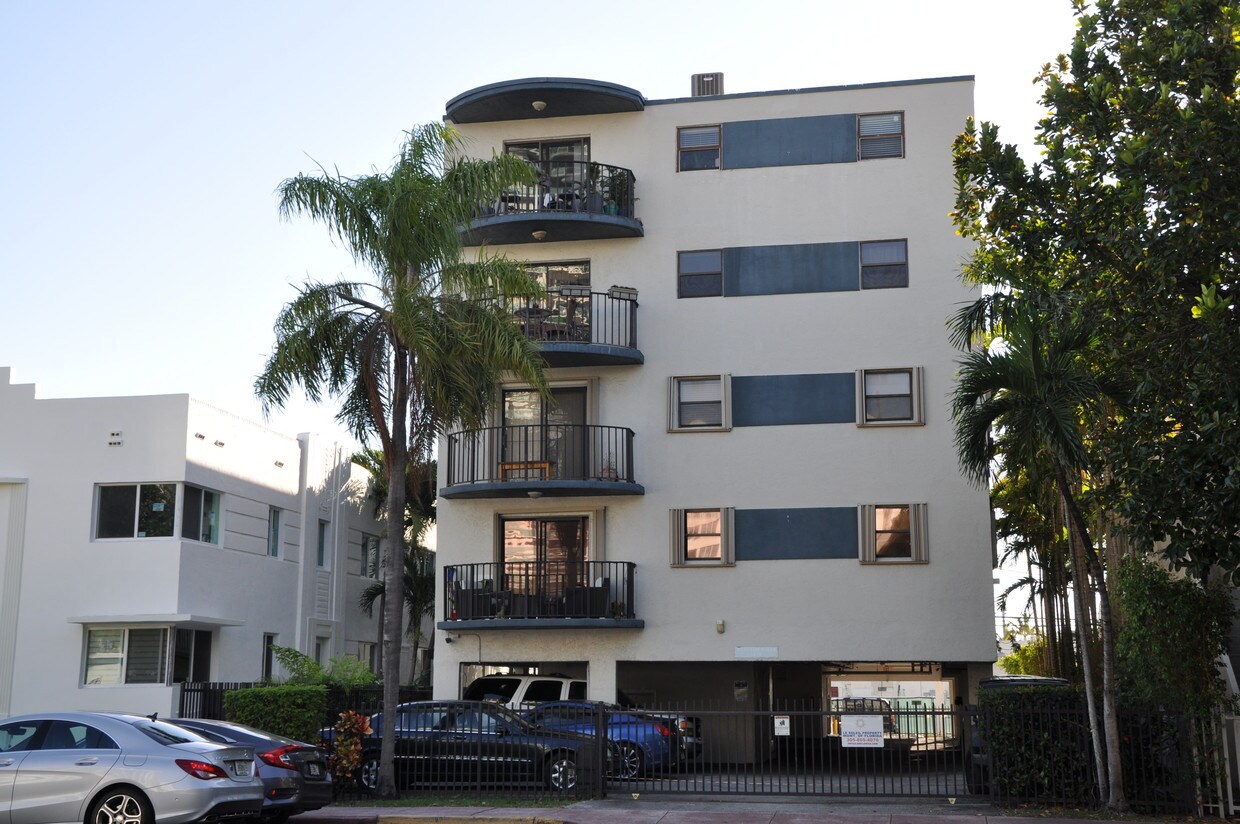 Fachada del edificio/Gated/Covered Estacionamiento - 1439 West Ave