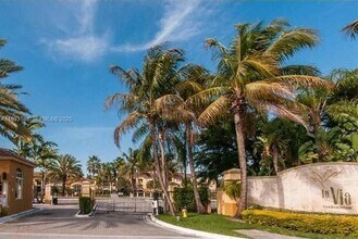 Building Photo - 150 NW 96th Ave