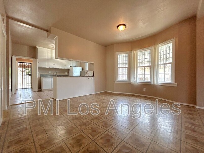 Building Photo - 3766 Crawford St