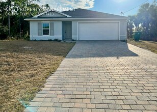 Building Photo - 5029 S Rosebud Cir