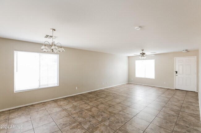Building Photo - 284 N 152nd Dr