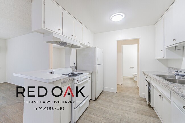 Foto del edificio - 2748 Montrose Ave