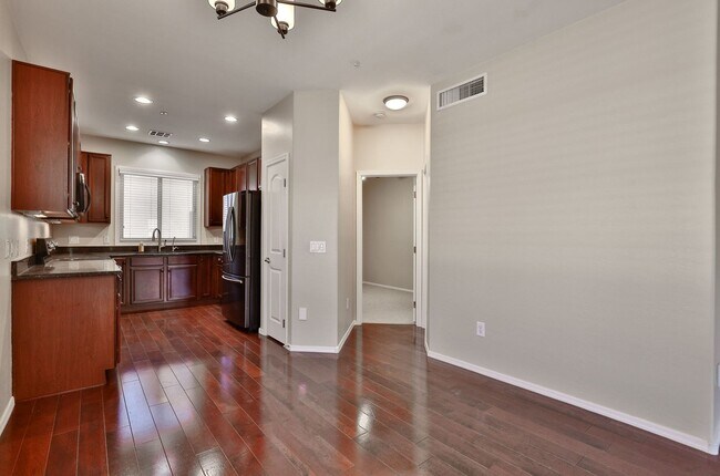 Foto del edificio - 4095 E Jasper Dr