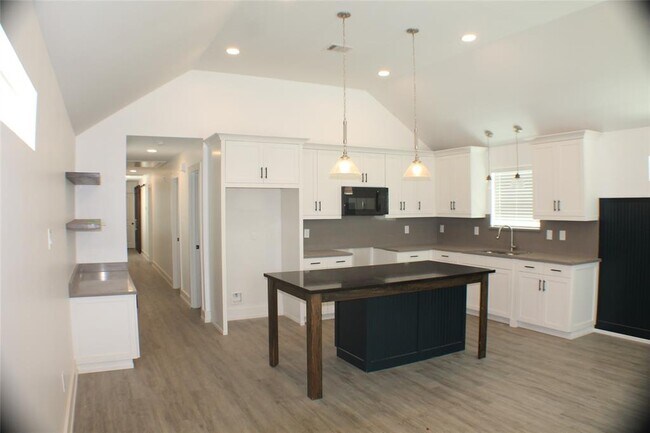 Foto del edificio - 7219 Corsicana St