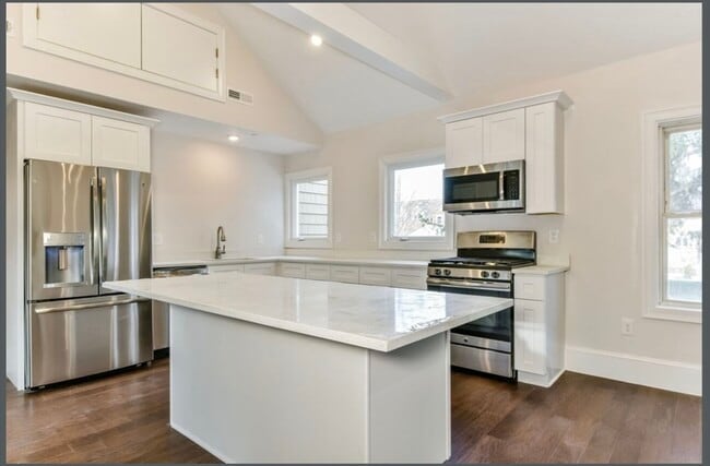 Foto del edificio - 37 Walnut Pl