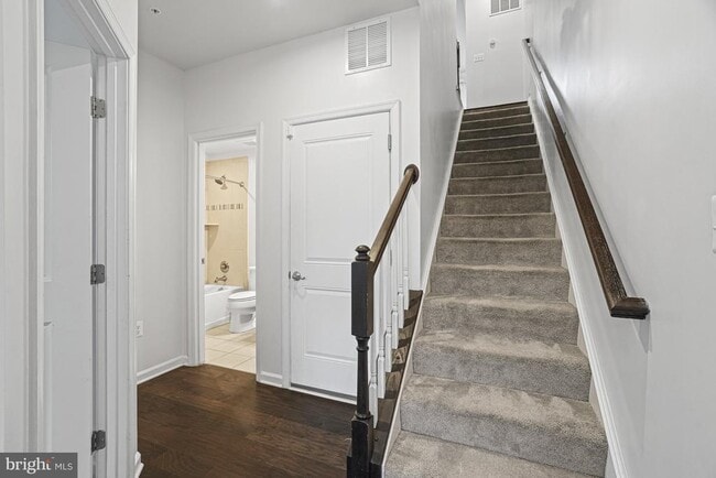 Building Photo - 3731 Jamison St NE