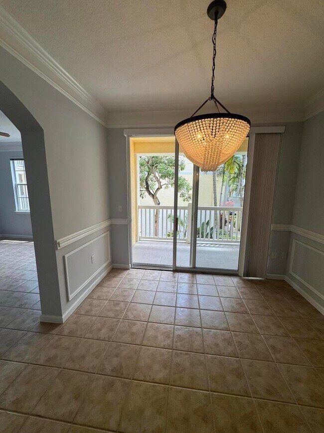 Building Photo - 224 Murcia Dr