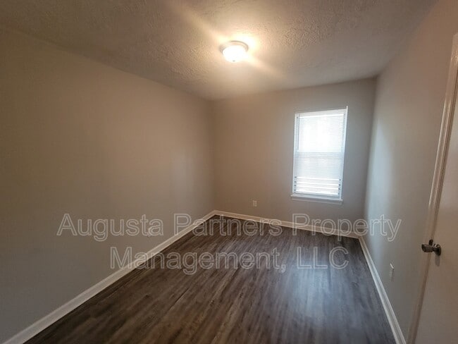 Building Photo - 114 Chalet North CT