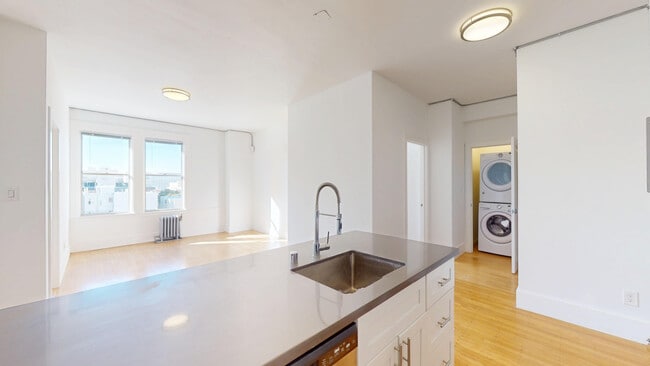 Photo - 1408 California St Apartment