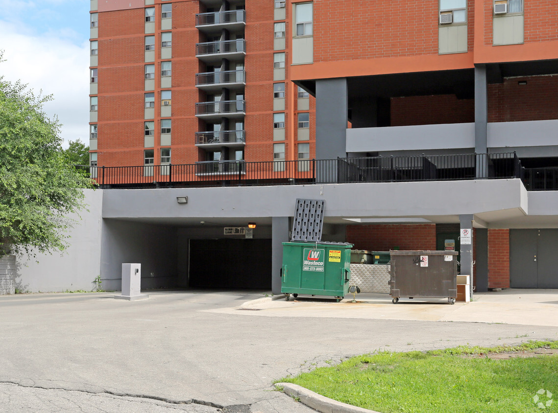 Hamilton Apts