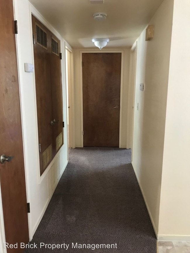 Building Photo - 2110 K St