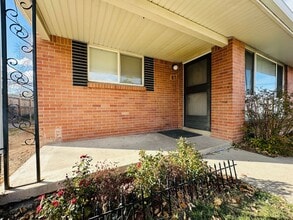 Building Photo - 85 Newland St