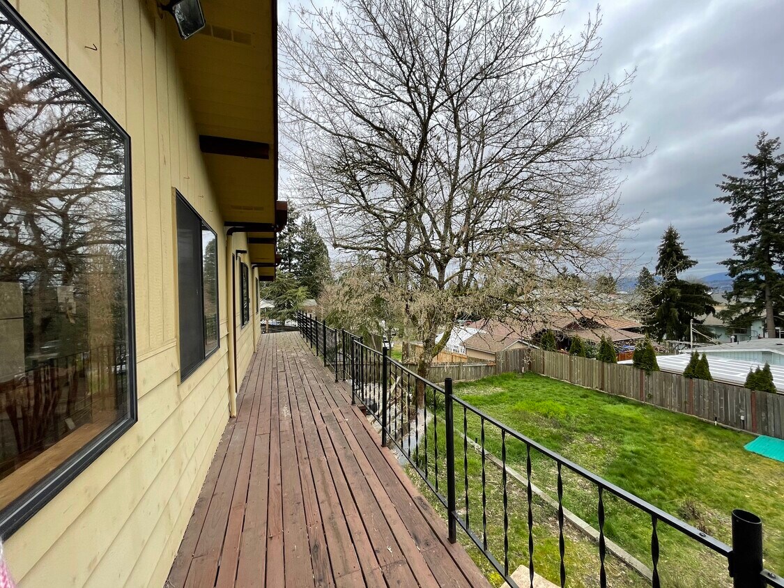 Porch - 17312 51st Ave S