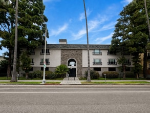 Building Photo - 445 Washington Blvd