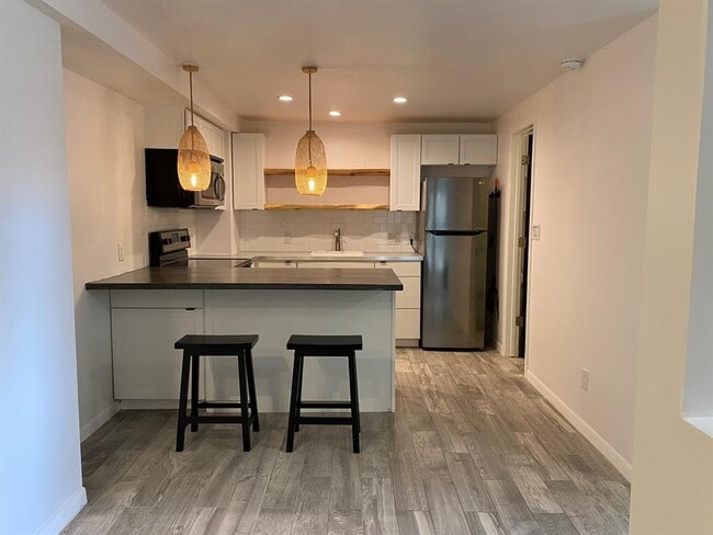 Building Photo - 5802 Circulo Dr