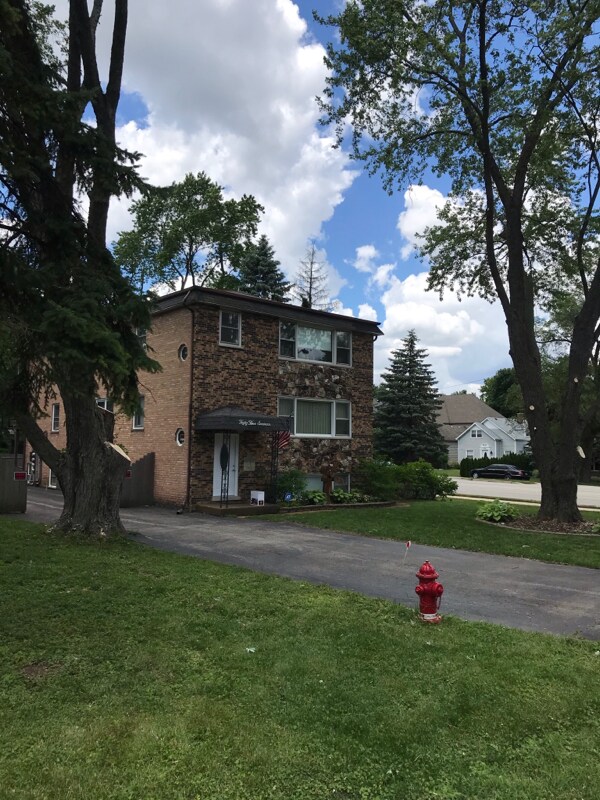 5516 Alabama Ave, Clarendon Hills, IL 60514 Room for Rent in