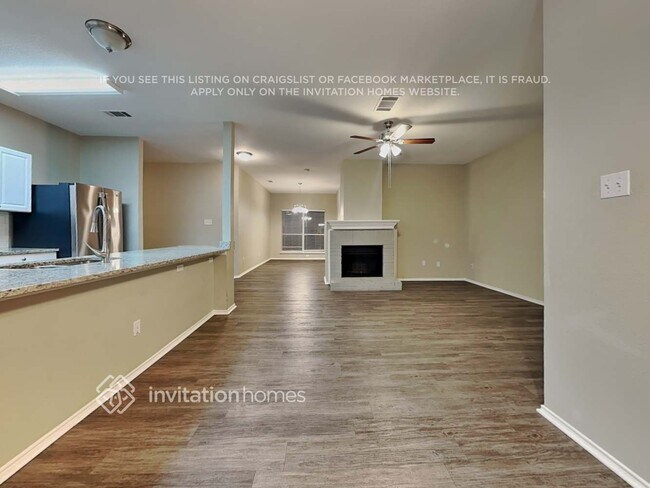 Foto del edificio - 6717 Flamewood Dr