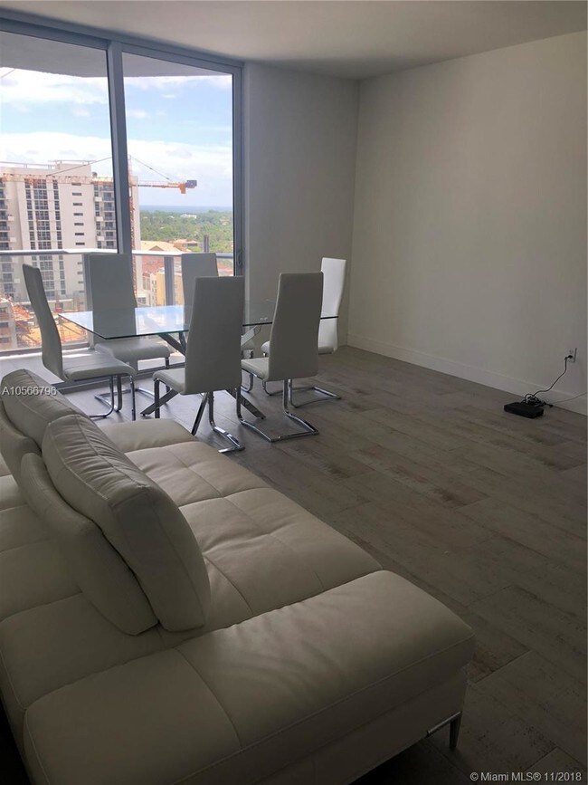 Foto del edificio - 1010 SW 2nd Ave
