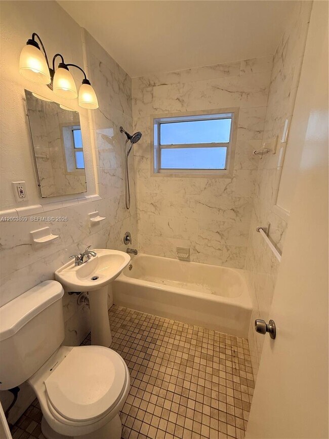 Foto del edificio - 3031 Center St