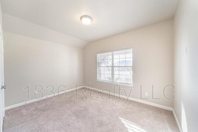 Building Photo - 3432 De Torres Cir