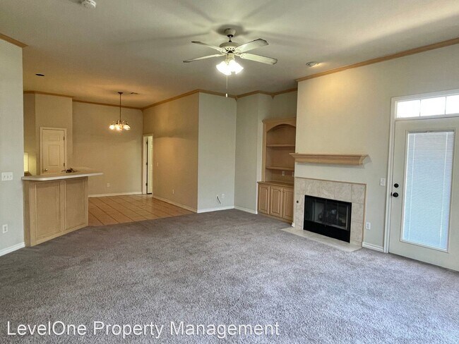 Building Photo - 3 br, 2 bath House - 15500 Swallowtail Road