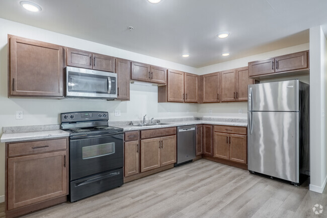 2BR, 2BA - 1004SF - Kitchen - Timber Ridge Apartments