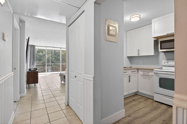 Foto del edificio - 107 Royal Pk Dr