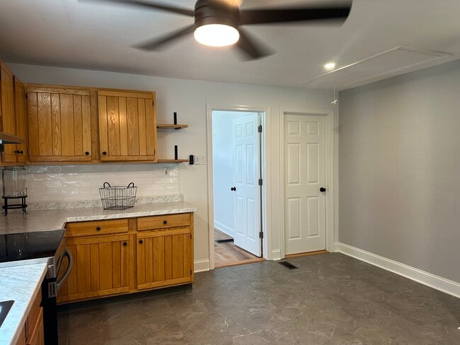 Foto del edificio - 50 Clear Lake Manor Rd