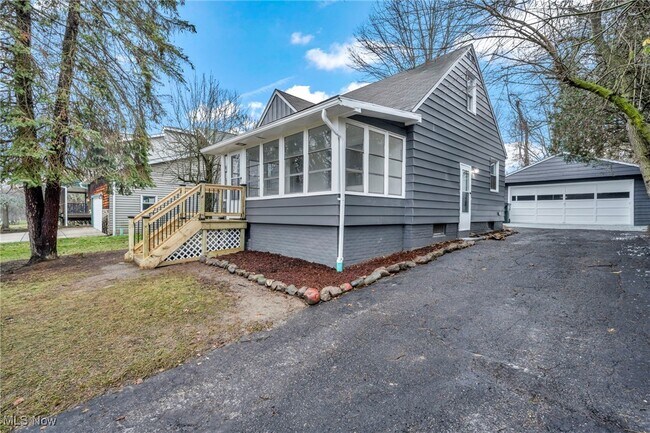 Building Photo - 12931 Fruitside Rd
