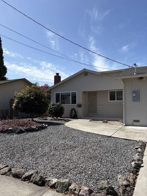 Building Photo - 7631 Adrian Dr