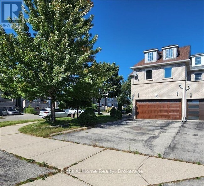 Building Photo - 2070 White Dove Cir
