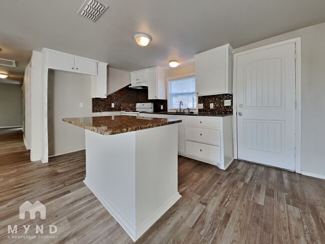 Building Photo - 3309 E 14th St