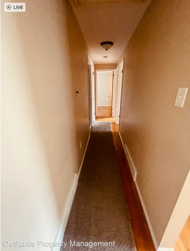 Building Photo - 3 br, 2 bath House - 100 Farmcrest Drive