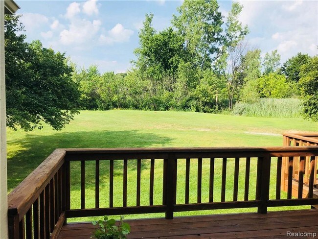 Foto del edificio - 41774 Independence Dr