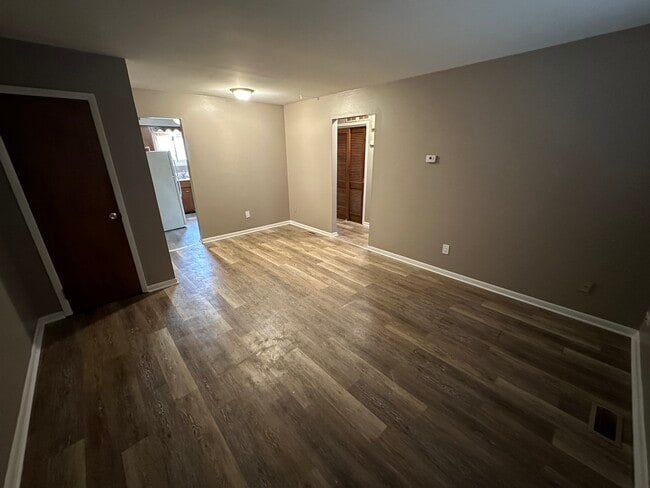 NOTE: Photos are of unit 2 - 4115 Roosevelt Blvd
