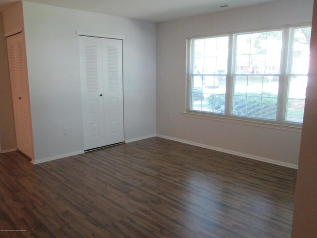 Building Photo - 30 Quince Ct