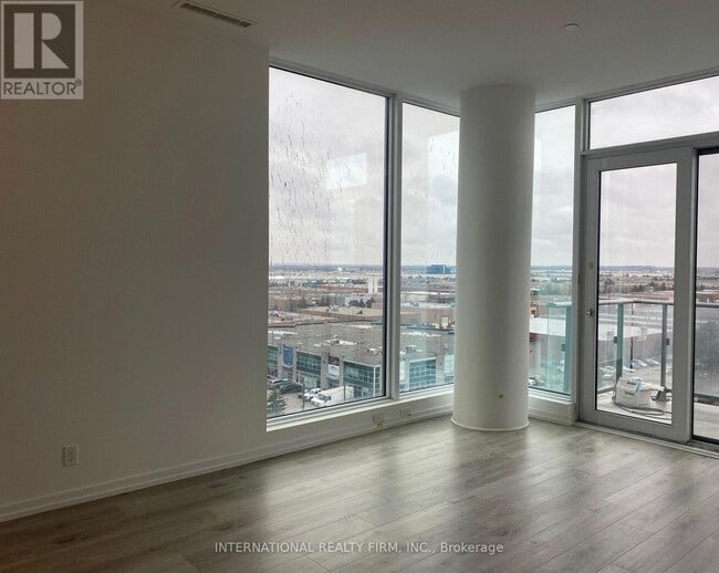 Photo du bâtiment - 1000 Portage Pkwy