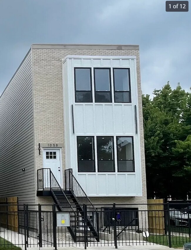 Building Photo - 1058 N Central Park Ave