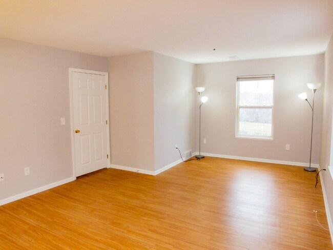 Building Photo - 3160 Poplar Creek Dr SE