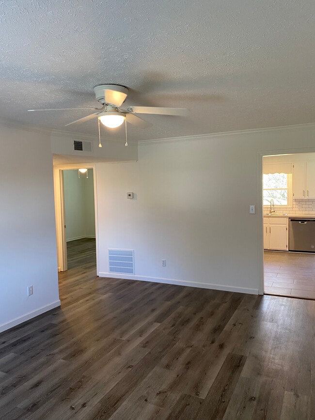 1001 Spring St Unit 1003B, Mount Airy, NC 27030 1001 Spring St Mount