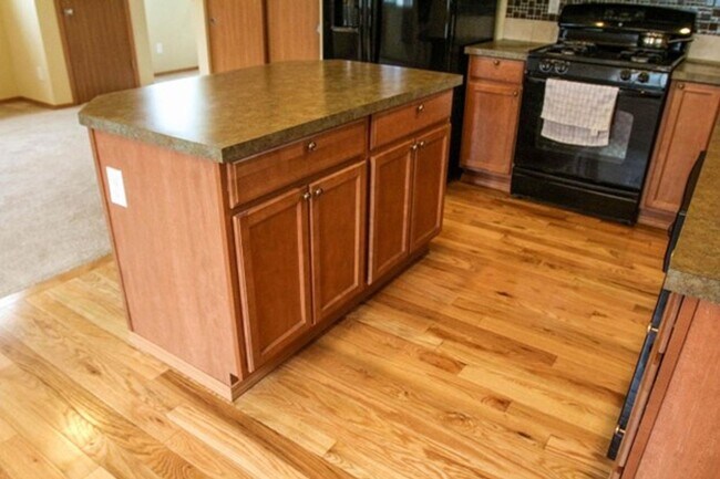 Foto del edificio - Spacious and Modern 4-Bedroom Home in Everett