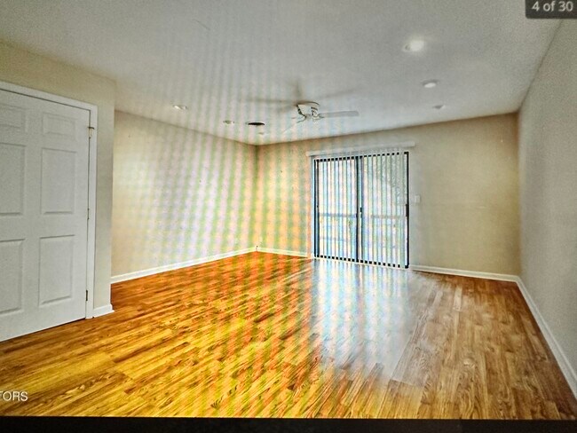 Foto del edificio - 38 Lakeshore Ln