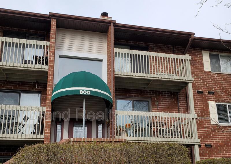 Primary Photo - 800 Lakeside Dr