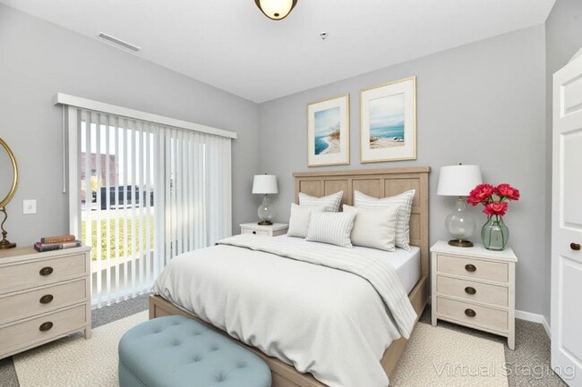 Interior Photo - Summerlake Meadows