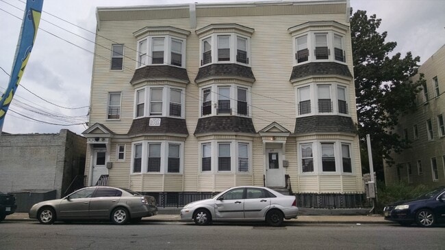 Building Photo - 88 Elwood Ave