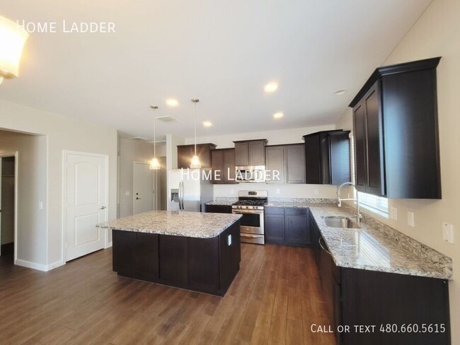 Building Photo - 13610 W Briles Rd
