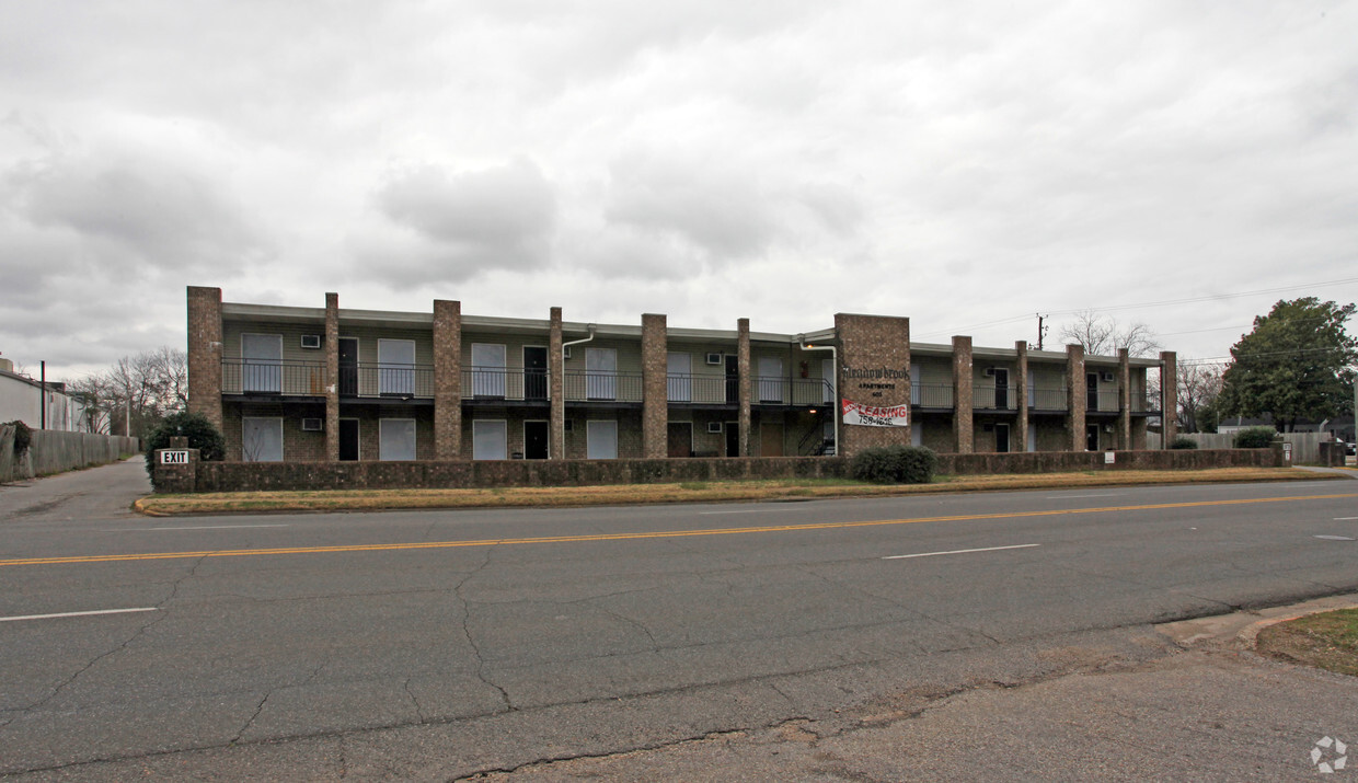 Foto del edificio - Meadowbrook Apartments