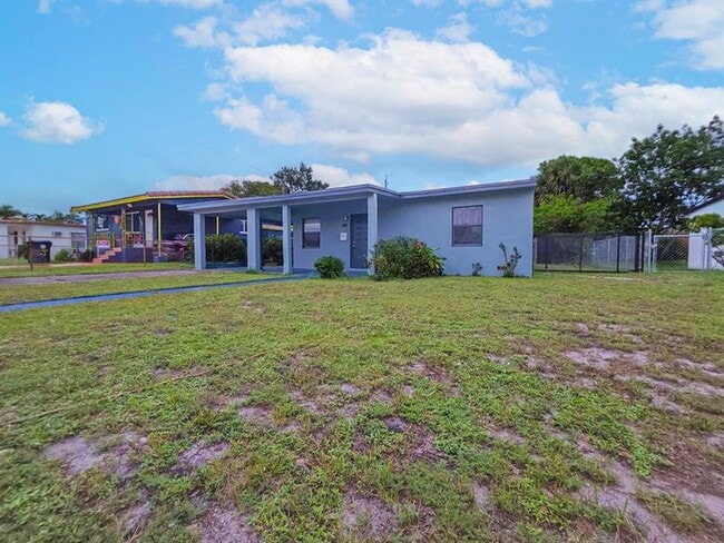 Building Photo - 416 NW 19th Ave