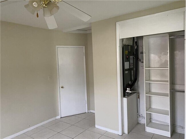 Building Photo - 2230 Arcadia Dr