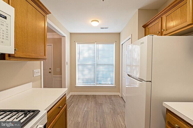 Foto del edificio - 21881 Elkins Terrace